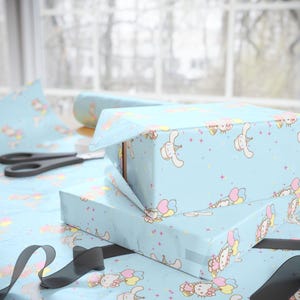 Papel de regalo de cumpleaños de Cinnamoroll y Hello Kitty / Azul claro, fiesta en tonos pastel