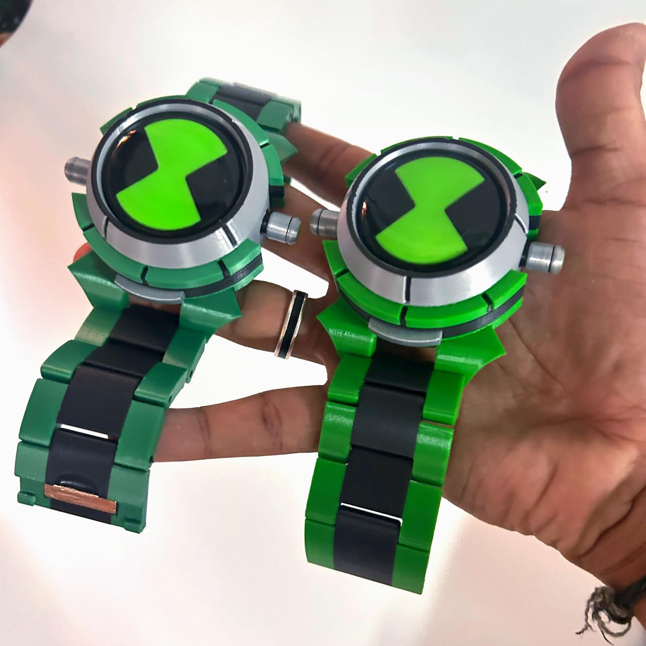 BEN10 オムニトリックス　omnitrix 1 個ベン 10 腕時計オムニトリックスエイリアンフォースグリーン