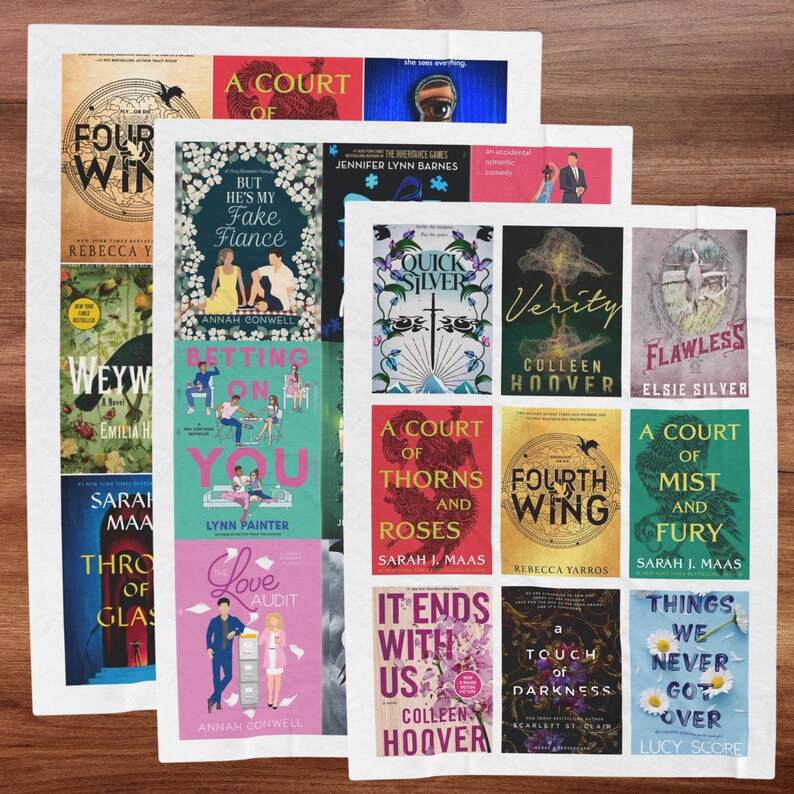 Puede incluir: Una colecci&oacute;n de portadas de libros, con t&iacute;tulos como "Fourth Wing", "Verity" e "It Ends With Us". Las portadas muestran diversos dise&ntilde;os, incluyendo motivos florales, arte abstracto e ilustraciones de personajes. Los libros est&aacute;n dispuestos sobre una superficie blanca.