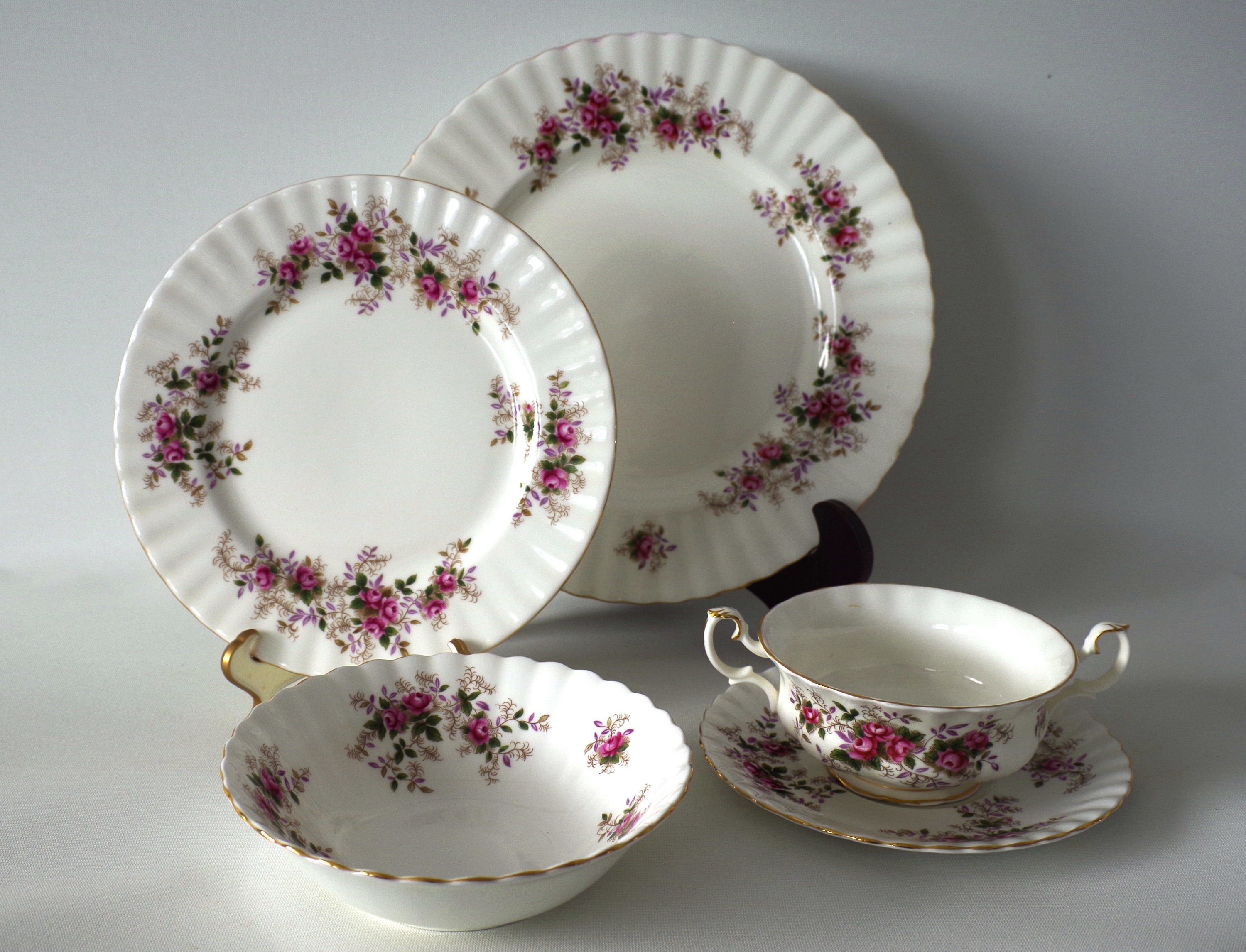 Royal Albert Lavender Rose Dinner Set