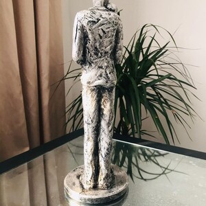 Man Hugging Woman Sculpture - Embracing Lovers - Couple in Love ...