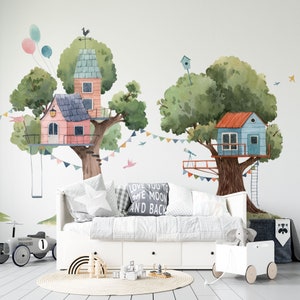 Casa sull'albero / Carta da parati per cameretta dei bambini / Case colorate tra gli alberi della foresta / Stacca e incolla / Decorazione da parete autoadesiva rimovibile
