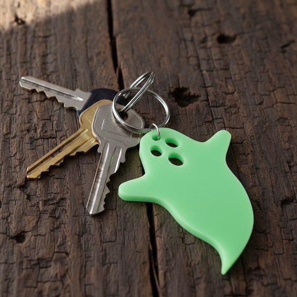 Spooky Glow in the Dark Ghost Keychain - Ideal for Backpacks, Jackets, and Key Collection