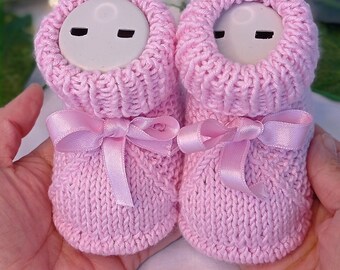 Gebreide babyslofjes, gebreide babysokjes, gehaakte babyslofjes, babyshowercadeau, pasgeboren slofjes, pasgeboren sokken, slofjes voor baby's