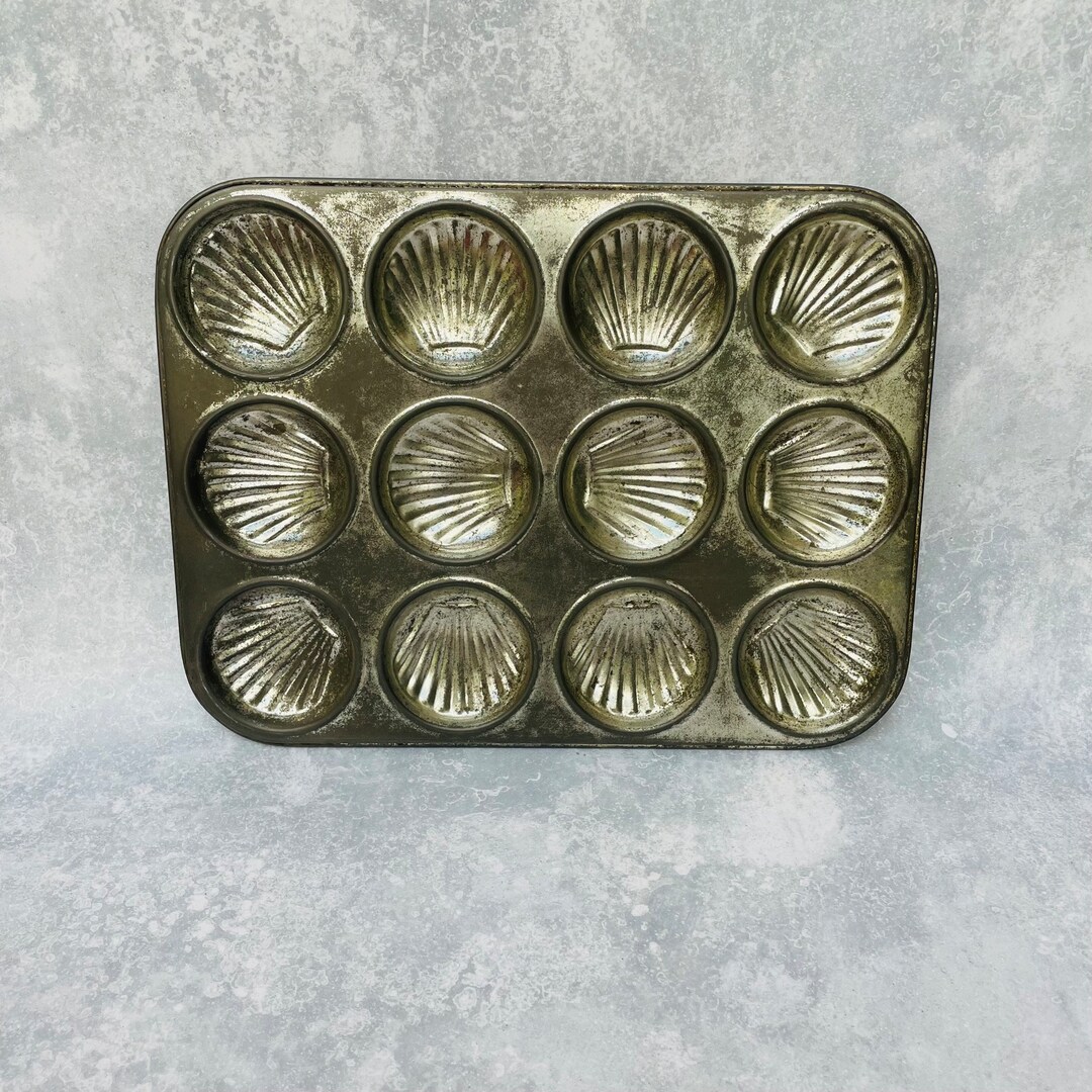 Vintage Madeleine Tin Vintage Mid Century Shell Pattern 12 Etsy