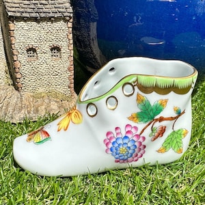 Herend Hand Painted Porcelain Baby Shoe Queen Victoria - VBO Pattern