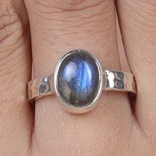 Labradorite Ring, 925 Sterling Silver Ring, Oval Gemstone Ring, Bohemian Ring, Promise Ring, Blue Fire Ring, Crystal Labradorite Jewellery