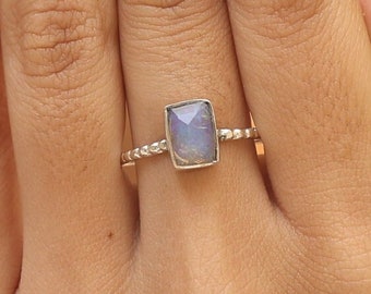 Anillo de ópalo etíope tallado, anillo de plata de ley 925, anillo de piedra preciosa natural, anillo facetado, joyería de plata hecha a mano, anillo para mujer