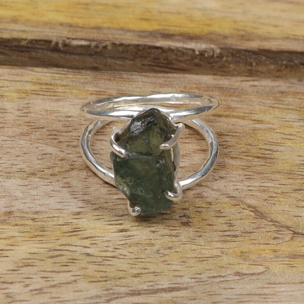 Raw Green Kyanite Ring, 925 Sterling Silver Ring, Handmade Ring, Green Gemstone Ring, Boho Ring, Minimalist Jewellery, Raw Crystal Ring