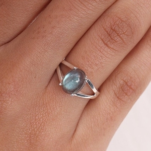 Labradorite Ring, 925 Sterling Silver Ring, Gemstone Ring, Boho Handmade Ring, Labradorite Jewelry, Dainty Ring, Wedding Gift For Her