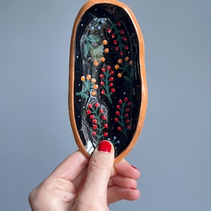 Black Footed Plate With Red Berries / Illustrated Terracotta Footed Knick-knack Plate With Colorful Berries / Artisan Ceramic Gift For Mom