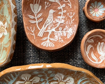 Sgraffito White Bird Plate / Footed Folkstyle Pottery Platter / Terracotta Serving Plate/ Unique OOAK Handbuilt Ceramic Plate