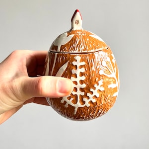 Brown And White Ceramic Box With White Flowers and A Tiny House; Jewelry Storage Box; Sgraffito Ceramics Box; Pottery Box With Lid