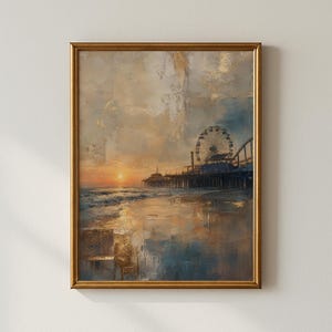 Puede incluir: Una lámina de arte enmarcada con una pintura al óleo impresionista de un muelle costero con una noria al atardecer. La escena muestra una cálida luz solar dorada reflejándose en la arena mojada y las olas del mar con pinceladas texturizadas.