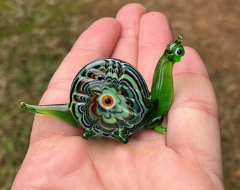 Green Evil Eye Snail Figure | Murano Glass Animal Figurine | Lampwork Snail with Evil Eye Ornaments | Housewarming Decor Gift