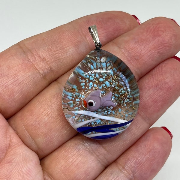Figurine de poisson rose dans un collier pendentif en forme de larme en verre de Murano, série de breloques suspendues pour Aquarium d'art en verre