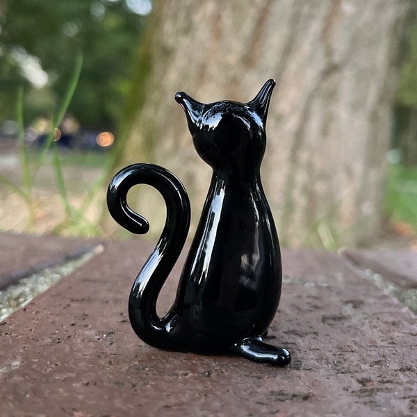 Figurine de chat assis noir | Chaton sans visage en verre de Murano | Cadeau pour les amoureux des animaux de compagnie