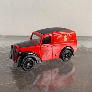 Days Gone 1950 Morris Royal Mail Made in England by Lledo Miniature Vintage Red
