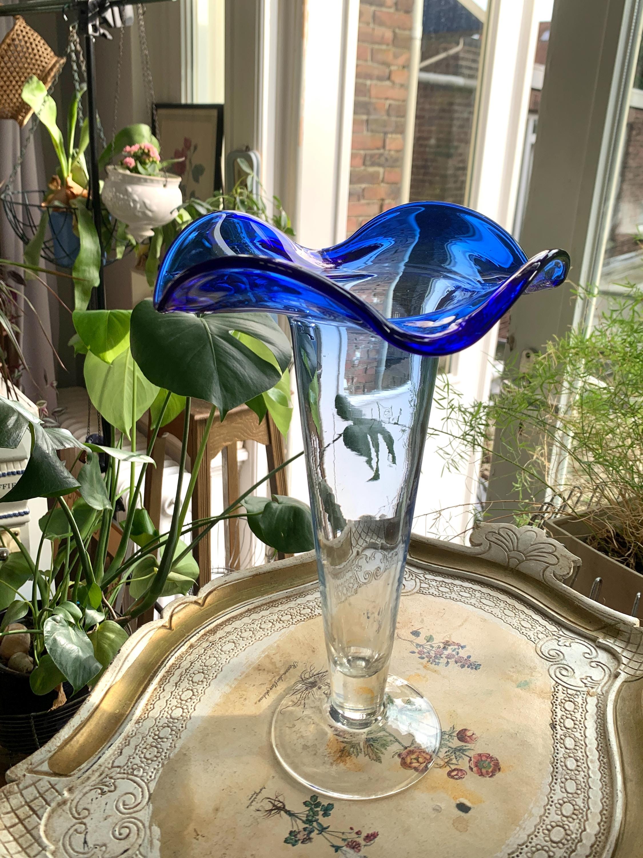 コバルトブルー ガラス花瓶 フリルデザイン コバルトブルー ガラス製 花瓶 フリル縁 ヴィンテージ - Etsy 日本