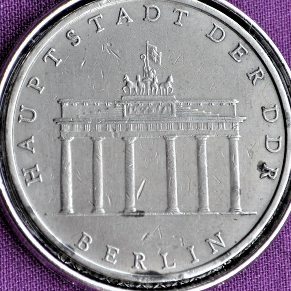 Germany (GDR) Brandenburg Gate Commemorative Coin Pendant Necklace