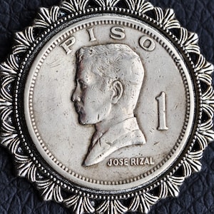 Large Philippines  José Rizal Coin Pendant Necklace