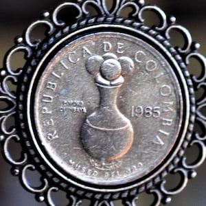 Colombia Poporo Quimbaya Coin Pendant Necklace