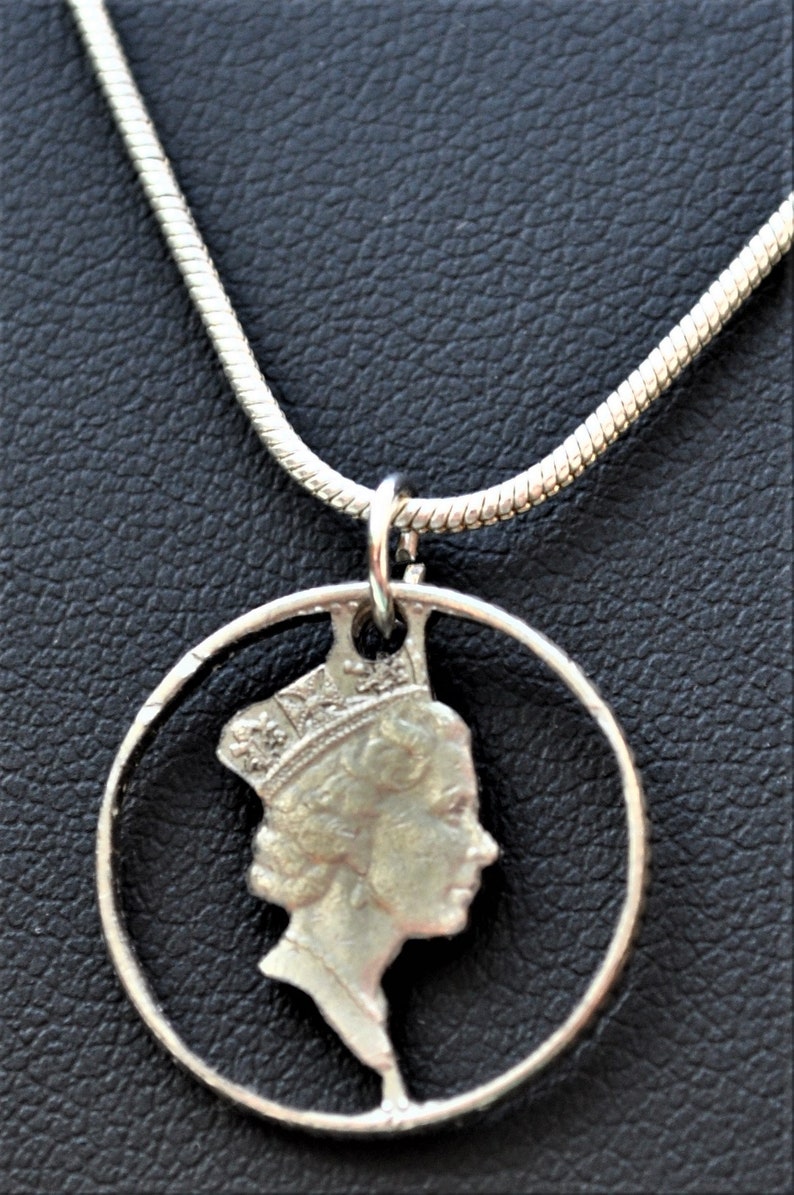Queen elizabeth coin necklace Clearance
