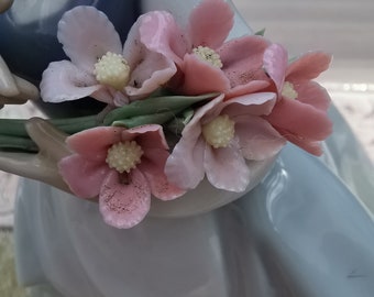 Vintage 1985 Nao by Lladro Figurine: Girl With Pink Flowers