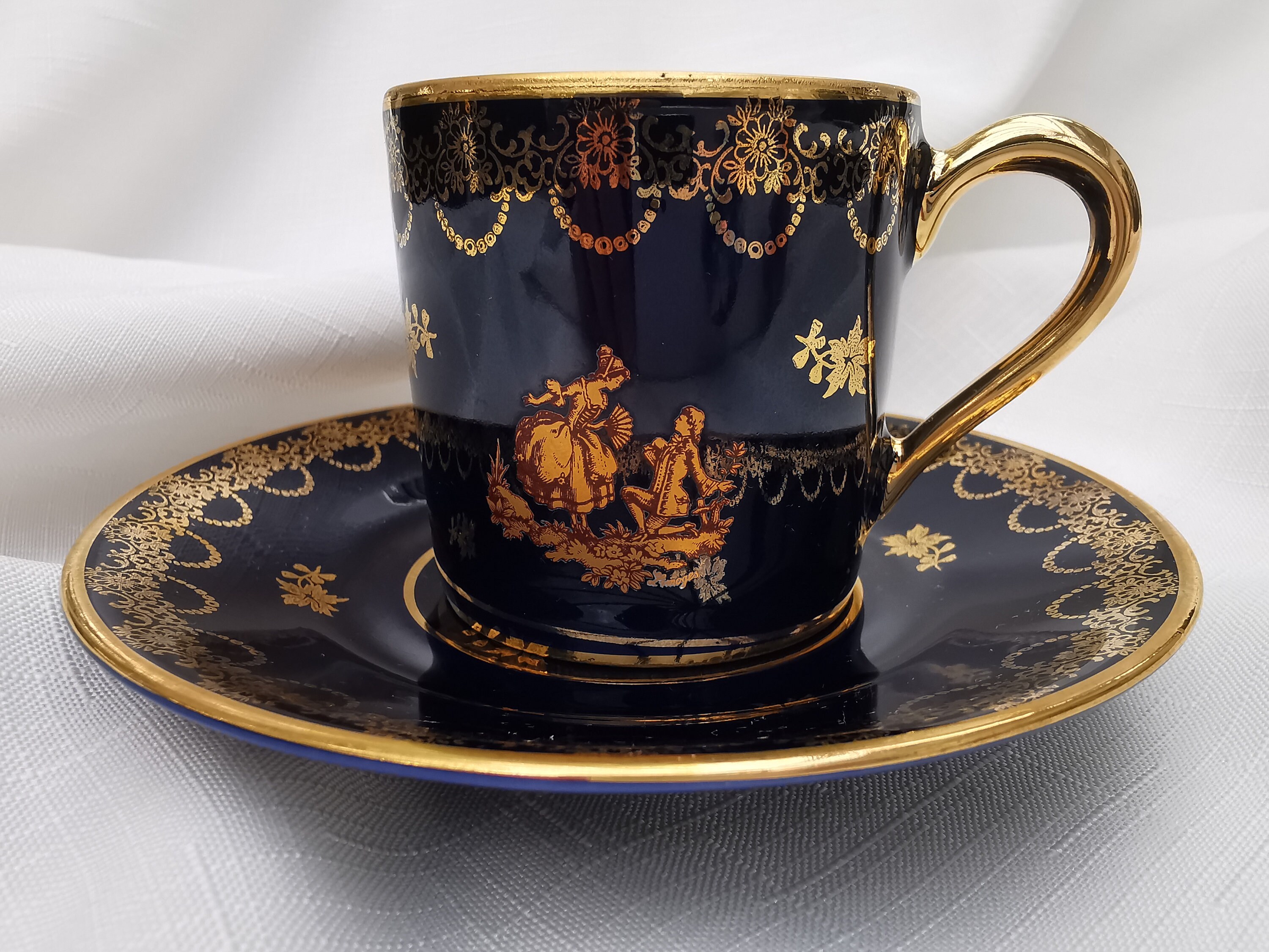 black and gold espresso cups