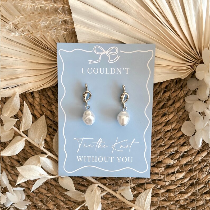 Pendientes de perlas para pedirle a una dama de honor que la acompañe, regalos de joyería para damas de honor de boda, chapados en oro o plata. imagen 13