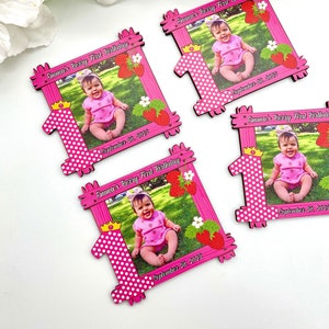 Personalized wooden first birthday magnet favors with your kids picture and name printed, Photo Favor, Birthday Keepsake, Birthday Souvenirs