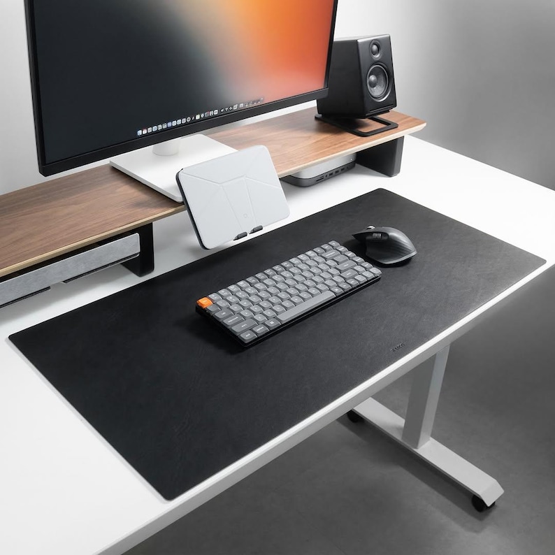 Walnuss-Schreibtischregalsystem mit zwei Monitorständern, Premium-15-lagiges Schreibtisch-Setup, Essential Screen, großer Schreibtisch-Organizer mit Ablage Bild 2