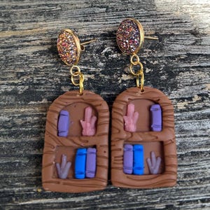 Bookshelf earrings