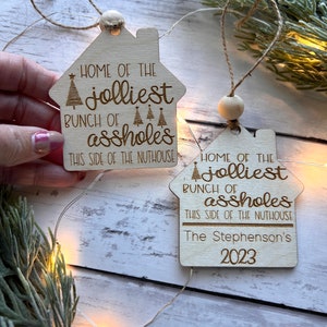 精神病院のこの側で一番陽気なクソ野郎ども 面白いクリスマスオーナメント SVG デジタル、面白いオーナメント、ツリーの飾り、面白いクリスマスギフト