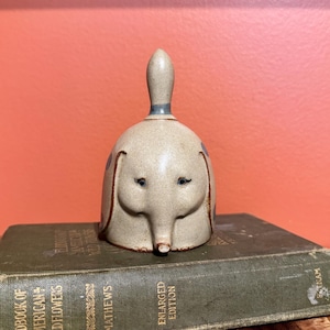 Dzwonek ceramiczny w stylu vintage UCTCI z Japonii | Figurka słonia z połowy XX wieku | Japońskie dekoracje z kamionki