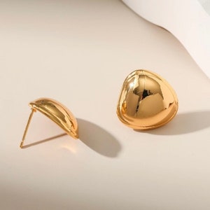 18kt gold-plated pebble stud earrings/For Minimalist / Gift for her/quiet luxury/ gold filled earring
