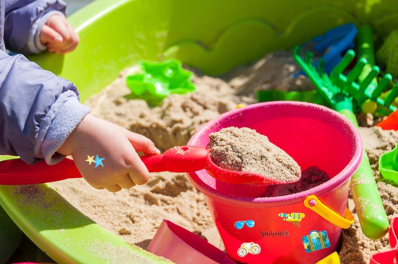 50 LB Premium Grade Quikrete Play Sand for Sandbox, Craft Sand, and