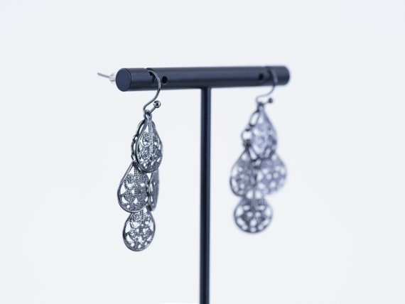 Mobile dangle earrings, three sets - image 9