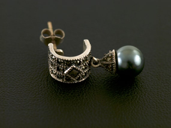 Gray Pearl Dangle Earrings - image 6