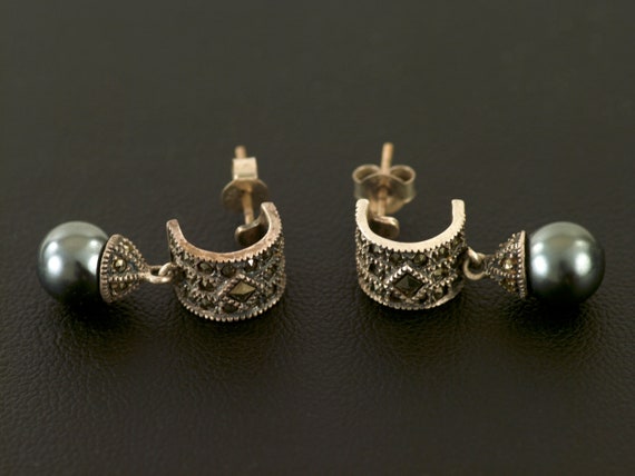 Gray Pearl Dangle Earrings - image 2