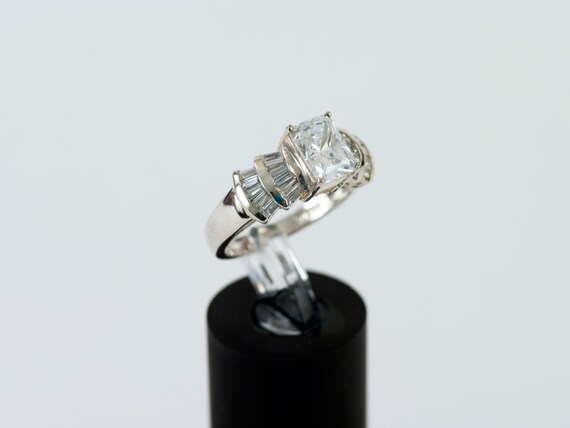 Silver Cubic Zirconia Ring with 21 Stones - image 4