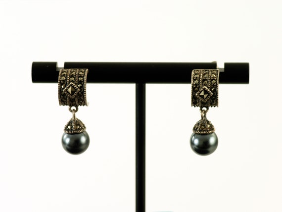 Gray Pearl Dangle Earrings - image 3