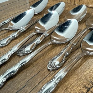 Lot 8 Teaspoons Spoons Imperial Stainless Steel Fleurette Flatware Korea 6 1/4&quot;