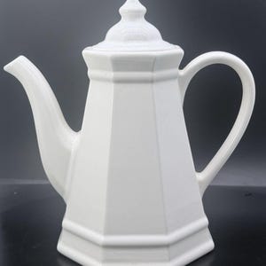 Pfaltzgraff Heritage Antique White Tea Coffee Pot w Lid