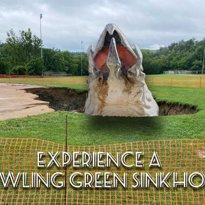 Bowling Green Vintage Postcard: Grabboid in Bowling Green Sinkhole