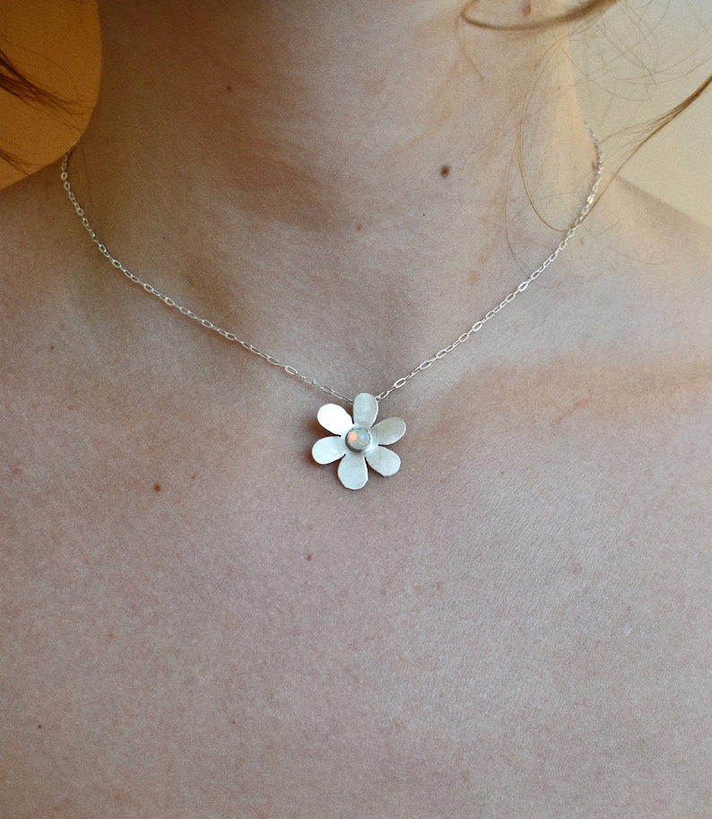 Dainty Daisy Necklace with Opal, Woodstock Festival Statement Jewelry, 60s / 70s Flower Power, Retro & Vintage-Inspired image 4