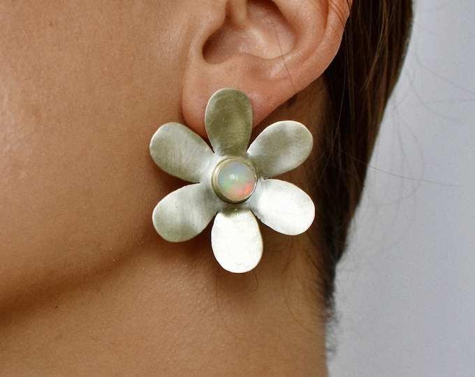Big Daisy Earrings with Opal in Sterling Silver, Woodstock Festival Statement Jewelry, 60s / 70s Flower Power, Retro Maximalist Style