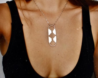 Collana pendente del sud-ovest in argento sterling, ottone e oro, talismano d'argento, simbolo della doppia scala, New Mexico e ispirato a Santa Fe