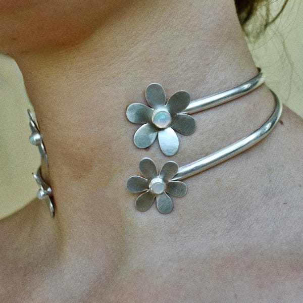 Collier ras de cou marguerite en argent sterling avec opale éthiopienne, couple, bijoux bohèmes, inspiration Woodstock, enfant fleur, mode hippie