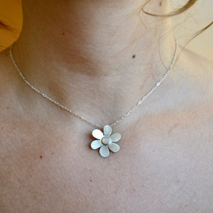Dainty Daisy Necklace with Opal, Woodstock Festival Statement Jewelry, 60s / 70s Flower Power, Retro & Vintage-Inspired image 10